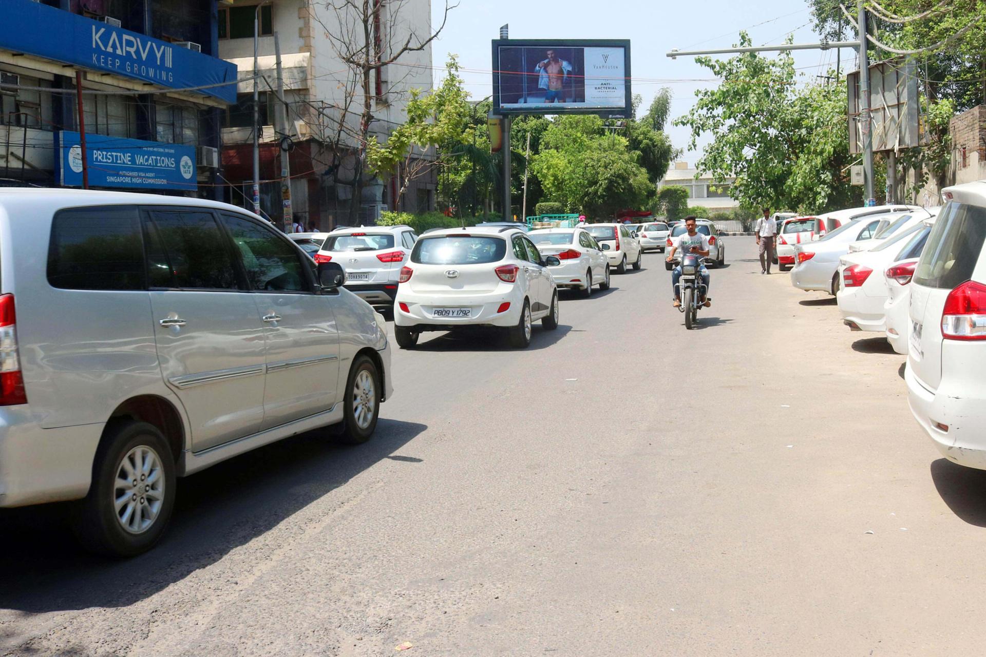 Feroze Gandhi Market5