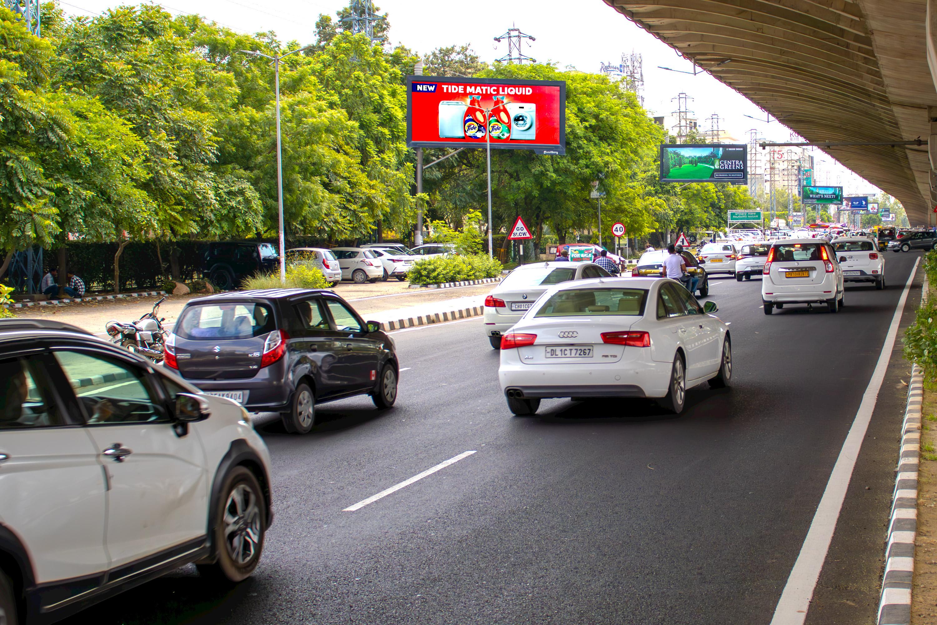Ferozepur Road-Outside Glada 2